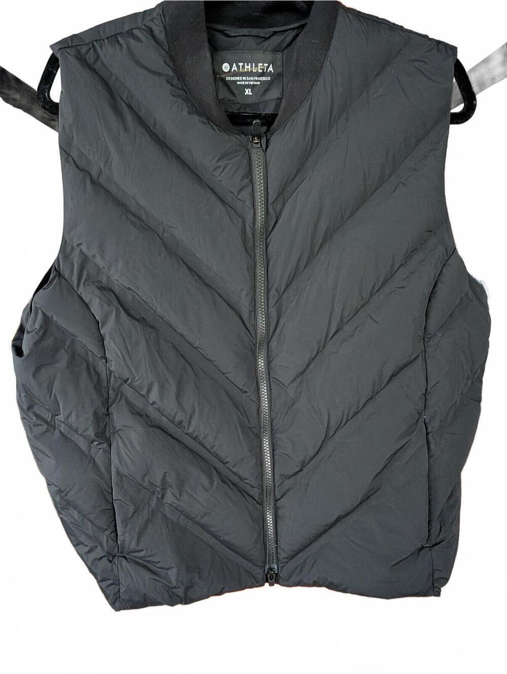 Athleta puffer vest - Picture 1 of 3